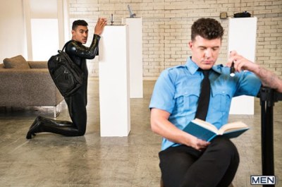 The Butt Burglar | JJ Knight fucks Mateo Fernandez Bareback