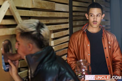 Latin Leche | Numero 243 | The Bartender, Part 1 | Cain Gomez, Angel Crush, Axel Yerel, Enrique Mudu | Bareback