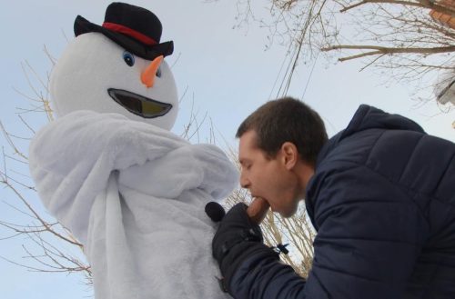 Fucking The Snowman | Bo Sinn, Benjamin Blue | Bareback